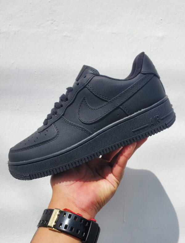 Nike Air Force 1 Negros - Para Hombre - Imagen 4